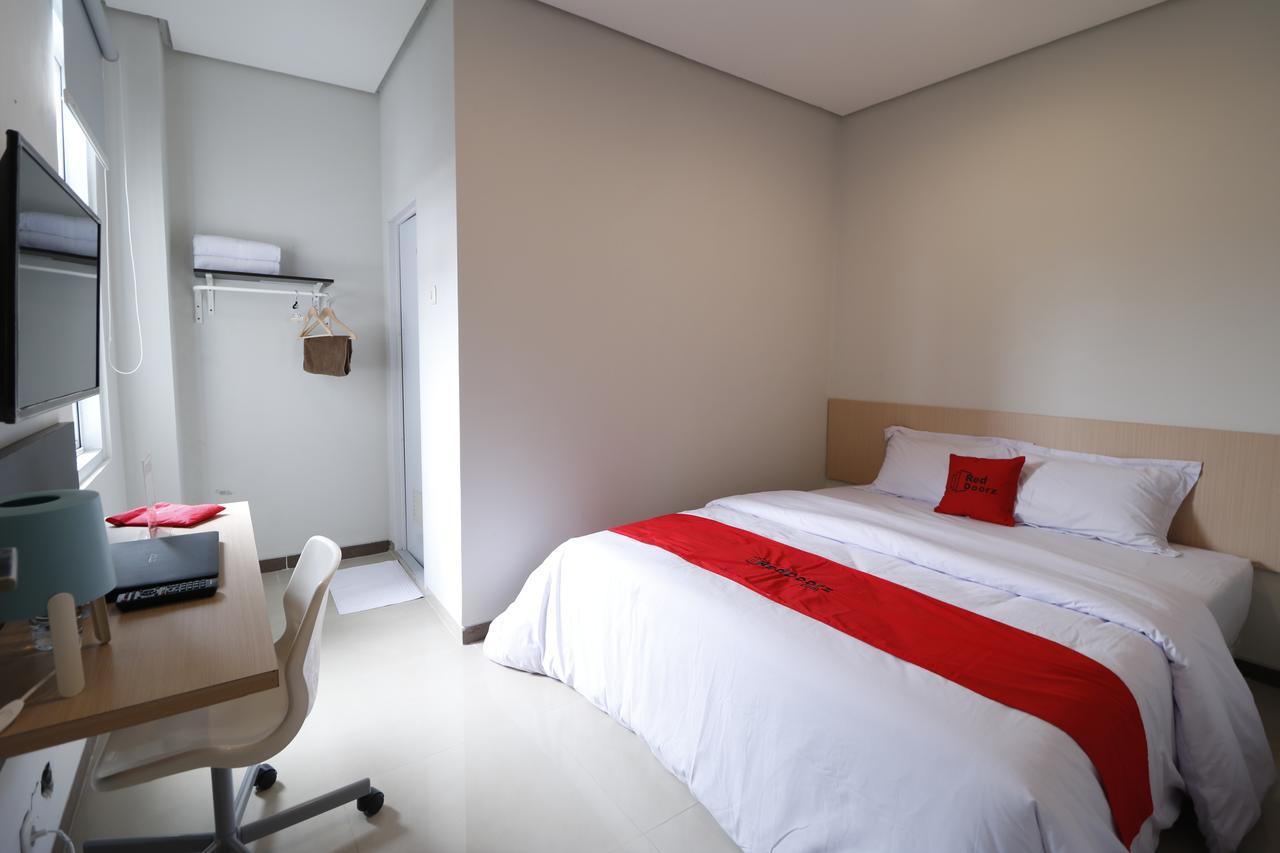 Reddoorz Plus Near Mall Pondok Indah 자카르타 외부 사진